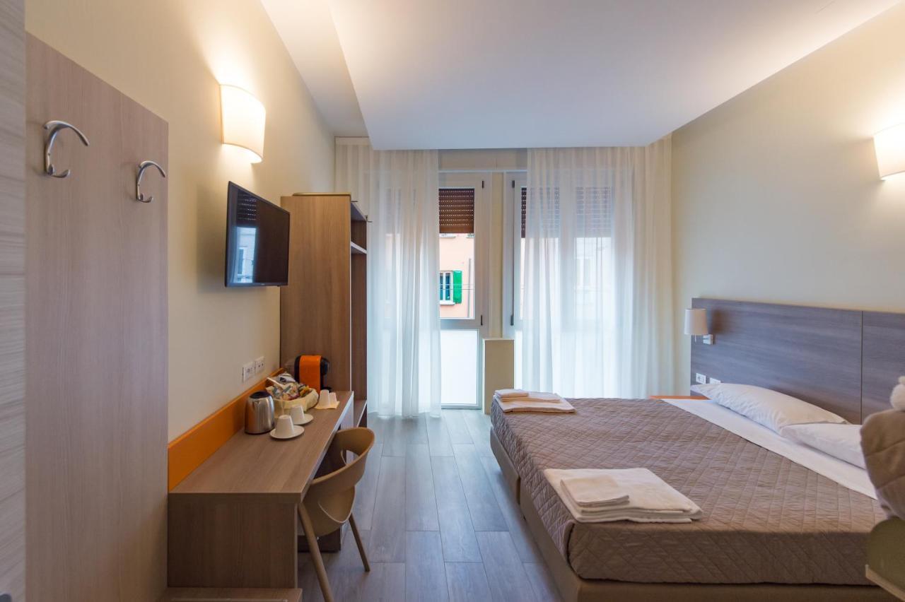 Hotel San Felice 135 - 3 Bologna Esterno foto